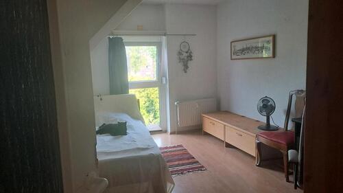 Foto - sonniges Zimmer 14 qm - 500,00&nbsp;EUR Kaltmiete, ca.&nbsp; 90,00&nbsp;m&sup2;