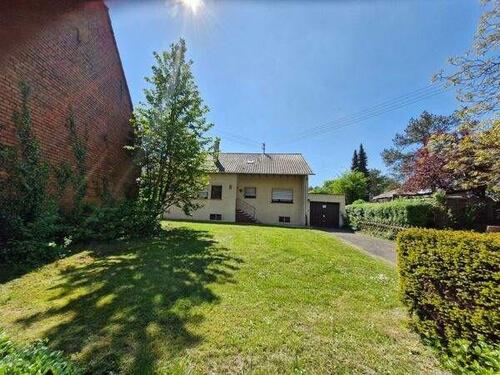 Foto - Freistehendes Haus, Riesen Grundstück 1500qm