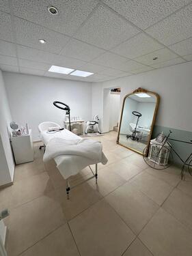 Foto - Kosmetikraum ca. 15m2 - Nageldesign - Nähe WiesbadenMainz