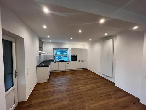 Foto - Moderne 3 ZimmerKücheBad 90qm mit Terasse und kl. Garten