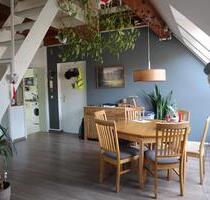 Helle 80 m² große Maisonette-Wohnung mit zwei Balkonen - Dresden Altstadt