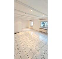 Größe helle 4 Zimmerwohnung 136 qm mit Balkon ruhiger Lage - Mülheim-Kärlich