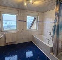 Neurenovierte OG Wohnung - 765,00&nbsp;EUR Kaltmiete, ca.&nbsp; 85,00&nbsp;m&sup2; in Römerstein (PLZ: 72587)