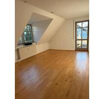 Sonnige Dachgeschoßwohnung mit großem Potential in Pfersee - Augsburg Bärenkeller