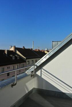 Foto - Moderne helle 3 Zimmer Dachgeschoßwohnung mit Einbauküche