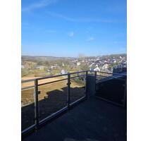 ** Über den Dächern von Waldbröl: Dachgeschosswohnung mit Ausblick!**