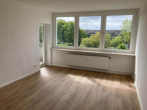Foto - Große 4-Zimmer-Wohnung (81 m²) mit Balkon & Einbauküche ab 01.05.