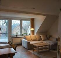 Moderne 2-Zimmer-Dachgeschosswohnung mit Balkon und TG-Stellplatz - Kölln-Reisiek