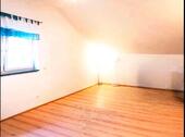 Foto - Helle 3-Zimmer-Dachgeschosswohnung