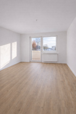 Foto - Frisch renovierte 3-Zimmer-Wohnung mit Balkon & Abstellbereich –