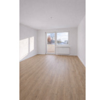 Frisch renovierte 3-Zimmer-Wohnung mit Balkon & Abstellbereich – - Königswartha