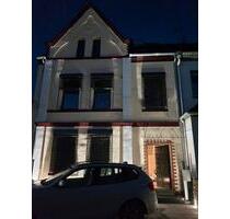 Haus zu verkaufen - 590.000,00&nbsp;EUR Kaufpreis, ca.&nbsp; 244,00&nbsp;m&sup2; in Weißenthurm (PLZ: 56575)