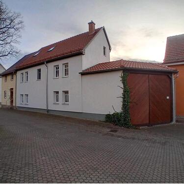 Foto - Einfamilienhaus in Burgtonna - 250.000,00&nbsp;EUR Kaufpreis, ca.&nbsp; 180,00&nbsp;m&sup2;