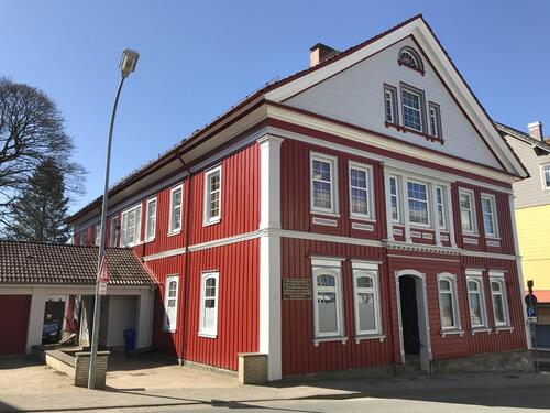 Foto - Großzügige 3-Zimmer-Wohnung mit 118 m² und Einbauküche