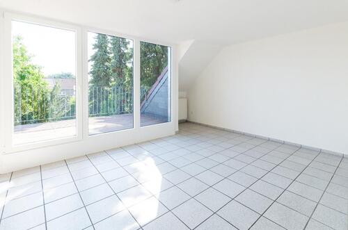 Foto - Provisionsfrei: Sonnige, 3 Zi. DG-Whg. m. großer Dachterrasse