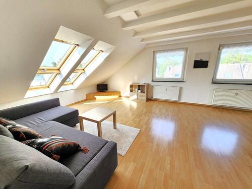 Foto - TOP WOHNLAGE! STILVOLLE 2,5 ZIMMER DG-WOHNUNG MIT EBK, STELLPLATZ