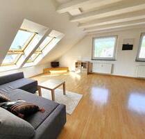TOP WOHNLAGE! STILVOLLE 2,5 ZIMMER DG-WOHNUNG MIT EBK, STELLPLATZ - Wuppertal Dornap