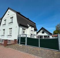 Exclusives Einfamilienhaus mit PV Anlage, Wärmepumpe und Wallbox - Tangerhütte