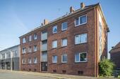 Foto - Wir renovieren für Sie! 3–ZKB–Balkonwohnung in Heppens zu vermieten!