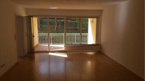 Foto - Helle Wohnung mit überdachtem Balkon, Tiefgarage und Gäste-WC