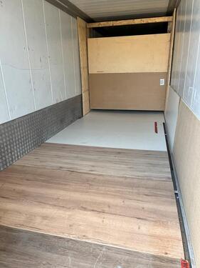 Foto - Abstellraum, Container, Garage isoliert und sauber ab Juni