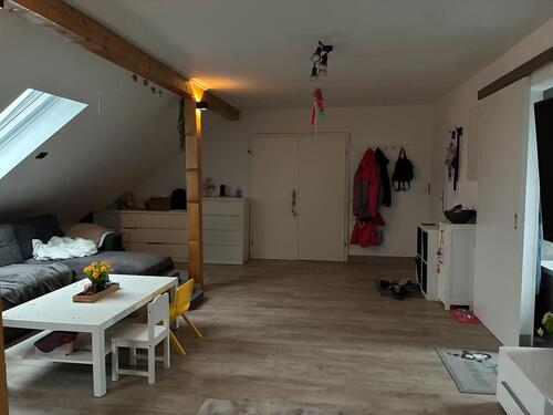 Foto - Attraktive Dachgeschosswohnung mit Kamin & Dachboden