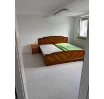 Wohnung 3 Zimmer - 1.100,00&nbsp;EUR Kaltmiete, ca.&nbsp; 80,00&nbsp;m&sup2; in Aichtal (PLZ: 72631)