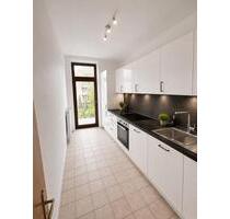 Herrschaftliche 120qm Wohnung mit Balkon und Einbauküche im Herzen von Plauen 4 Zimmer + Bad + Küche + Abstellraum - Zwickau