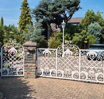 Großzügiges Haus mit Einliegerwohnung und traumhaftem Garten. - Leverkusen Bergisch Neukirchen