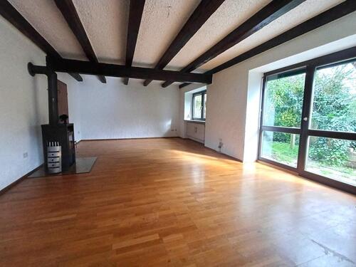 Foto - Ehemaliges Bauernhaus mit großem Garten