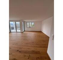 Helle 4-Zimmer-Wohnung mit Balkon und Garten in Plüderhausen