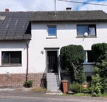 Haus mit Scheune für Handwerker sanierungsbedürftig, Maxsain - Ötzingen