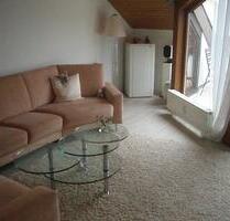 Charmante Dachgeschoss-Wohnung mit Süd-Balkon in Leonberg