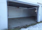 Foto - Garage mit Nebenräumen und Außenfläche