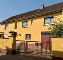 Charmantes Haus mit großem Grundstück, Scheune, zwei Garagen und - Ingelheim am Rhein