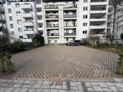 Foto - Privater PKW-Stellplatz in Düsseldorf-Golzheim Urdingerstr 83