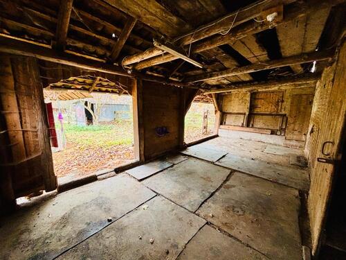 Foto - Grundstück mit Stallungen & Auslauf für Tierhaltung