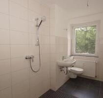 2-RWE an der Talsperre, ZH, Balkon mit Schieberverglasung im EG - Dippoldiswalde
