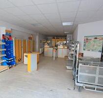 Top-Lage am Marktplatz: Großzügiges Ladenlokal in Kirchhain!