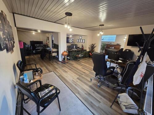 Foto - Laden- Büro- Gewerbeflächen 76m² Leinfelden neuer Markt