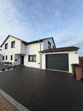 Foto - Doppelhaushälfte mit Garage und Garten zu vermieten