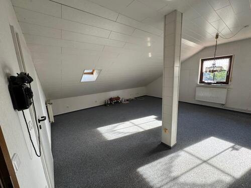 Foto - Gemütliche Dachgeschosswohnung mit Balkon zu vermieten