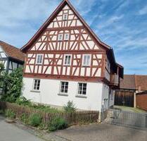 Günstiges 8-Zimmer-Fachwerkhaus mit gehobener Innenausstattung - Mellrichstadt
