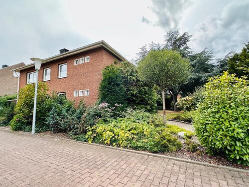 Foto - Großzügiges Familienhaus auf parkähnlichem Grundstück in Beckum!