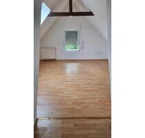 Dachgeschoss mitten - 300,00&nbsp;EUR Kaltmiete, ca.&nbsp; 25,00&nbsp;m&sup2; in Brilon (PLZ: 59929)