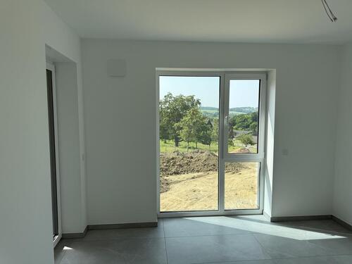 Foto - **Lichtdurchflutete Souterrain-Wohnung mit Wohlfühl-Terrasse!**