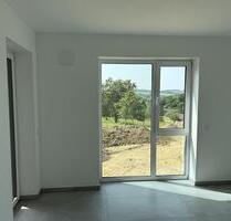 **Lichtdurchflutete Souterrain-Wohnung mit Wohlfühl-Terrasse!** - Waldbröl