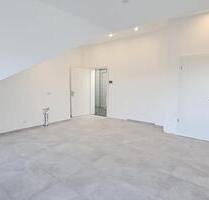 ** Wohnen wie im Urlaub! Elegantes Dachgeschoss mit Sonnenlichtgarantie** - Waldbröl