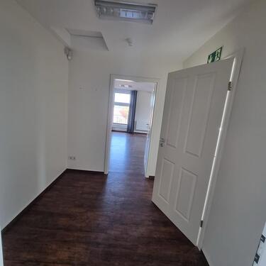 Foto - Ab sofort zum vermieten - 850,00&nbsp;EUR Kaltmiete, ca.&nbsp; 100,00&nbsp;m&sup2;