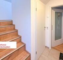 3,5-Zimmer-Mietwohnung mit Dachterrasse & Garage – zentral in Oettingen - Oettingen in Bayern